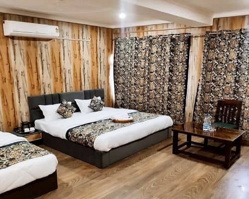 Dal Lake Villa w/ Himalayan Views, Jammu & Kashmir - Srinagar, Jammu & Kashmir photo 3