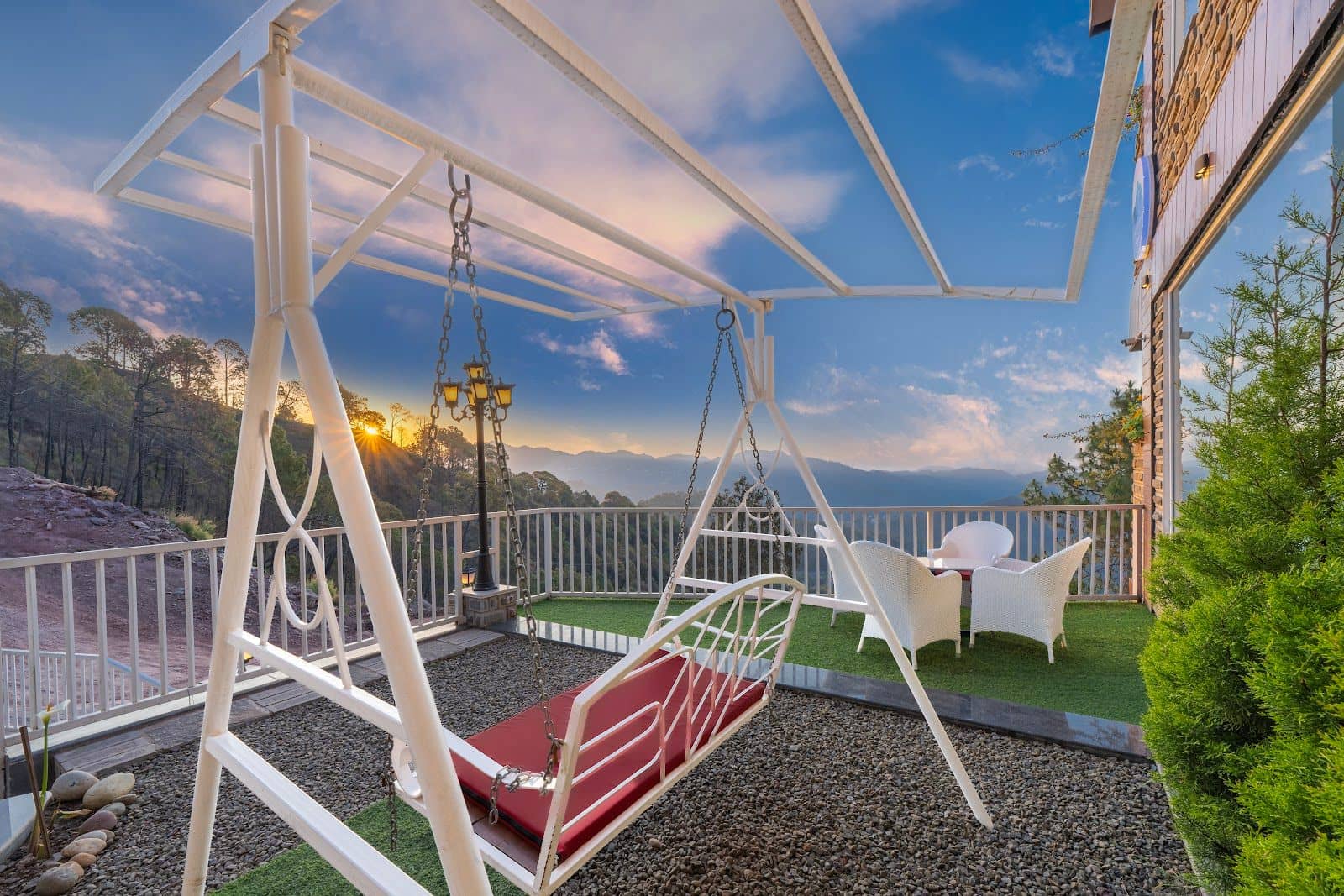 Executive Homestay w/ Valley Views & Meals, HP - Himachal Pradesh