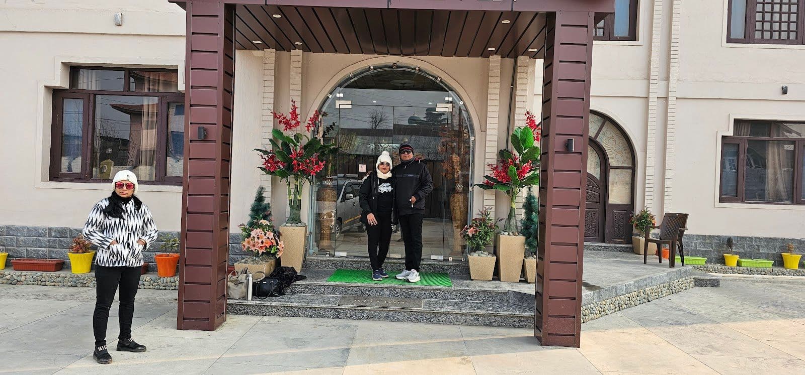 Homestay w/ Central Heating & Home Meals, J&K in Srinagar, J&K 5