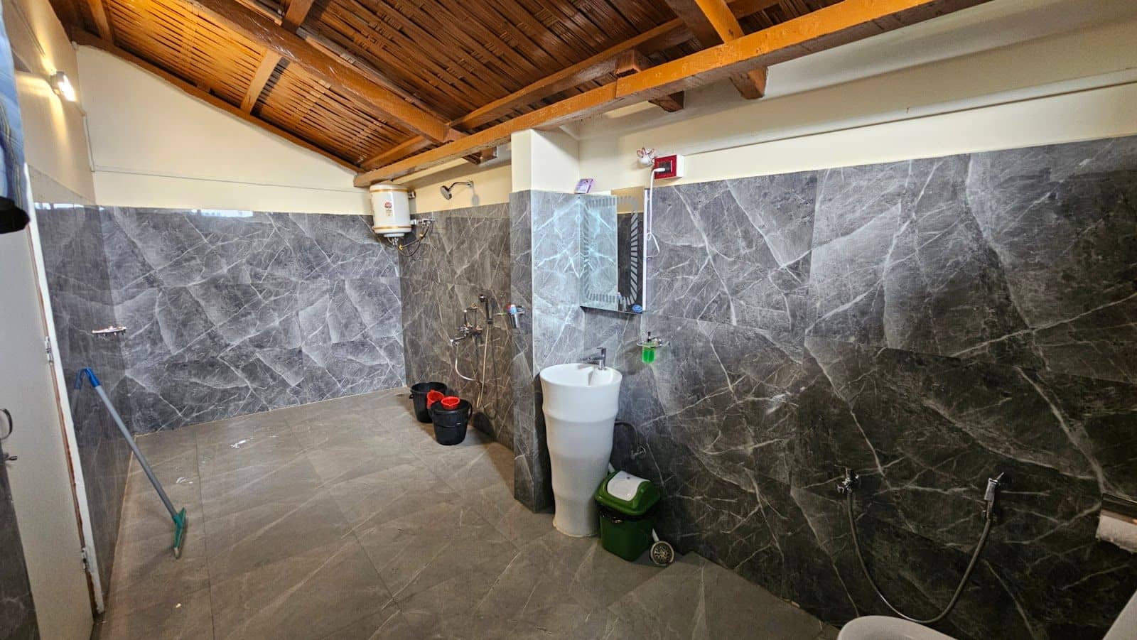 Cozy Mountain Homestay with Local Hospitality - photo 5