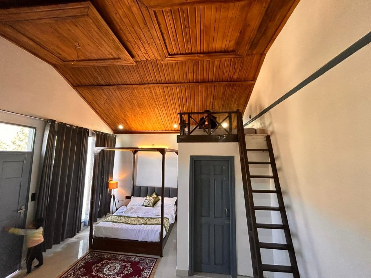 Hilltop Homestay w/ Mountain Views & Meals in Chakrata, Uttarakhand 2