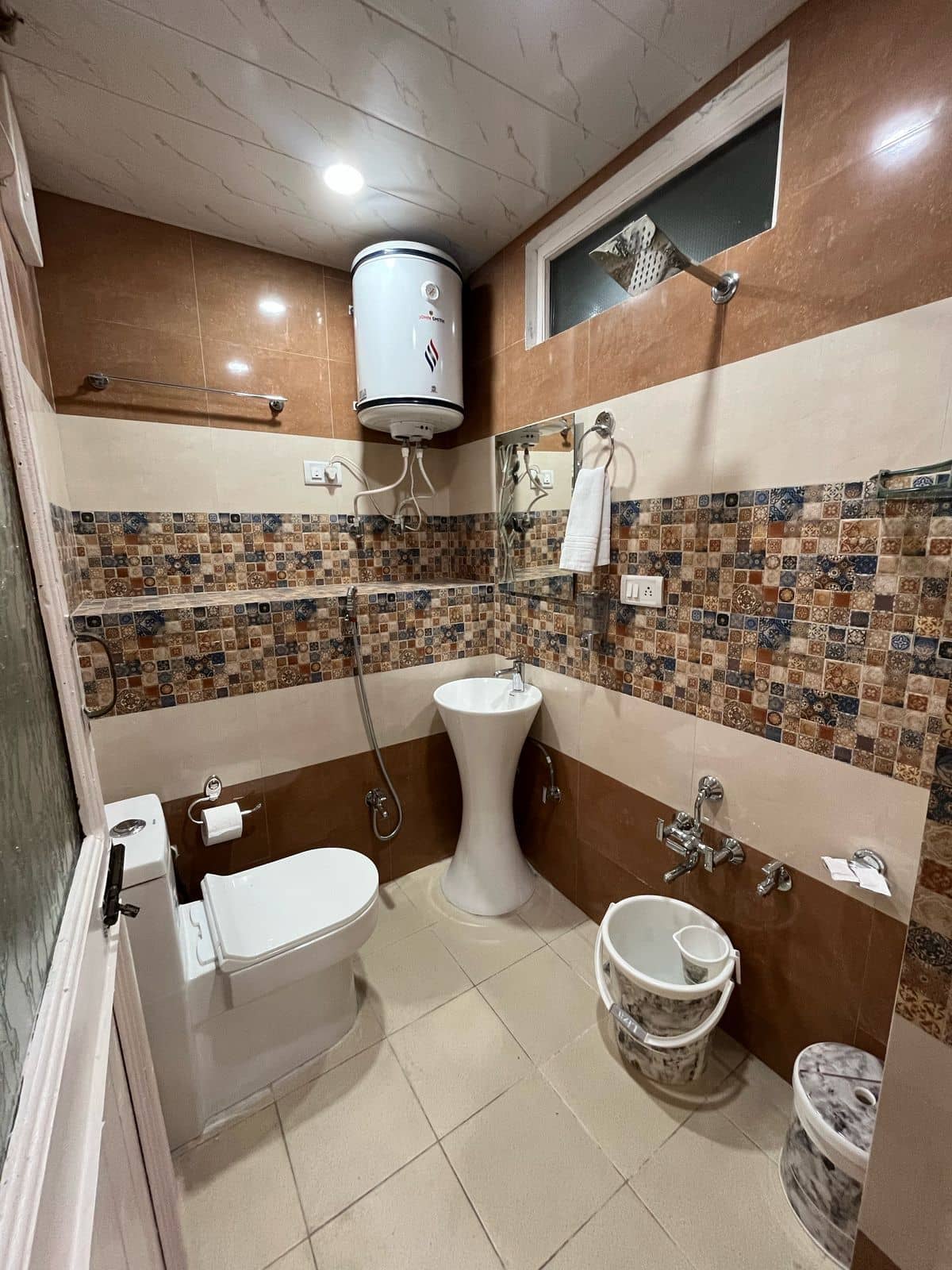 Clean Cottage w/ Home Meals & Shikaras, Kashmir - Srinagar, Kashmir photo 4