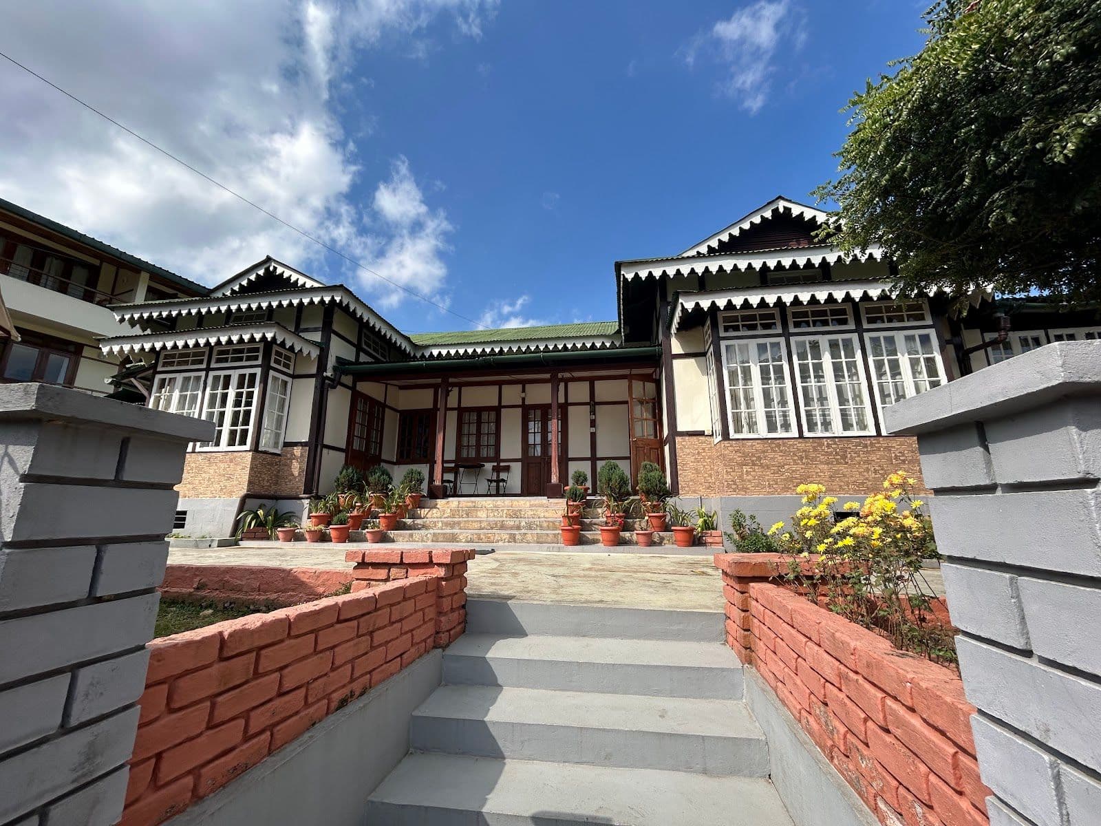 7BR Charming City-View Retreat, 1km from Bazaar photo