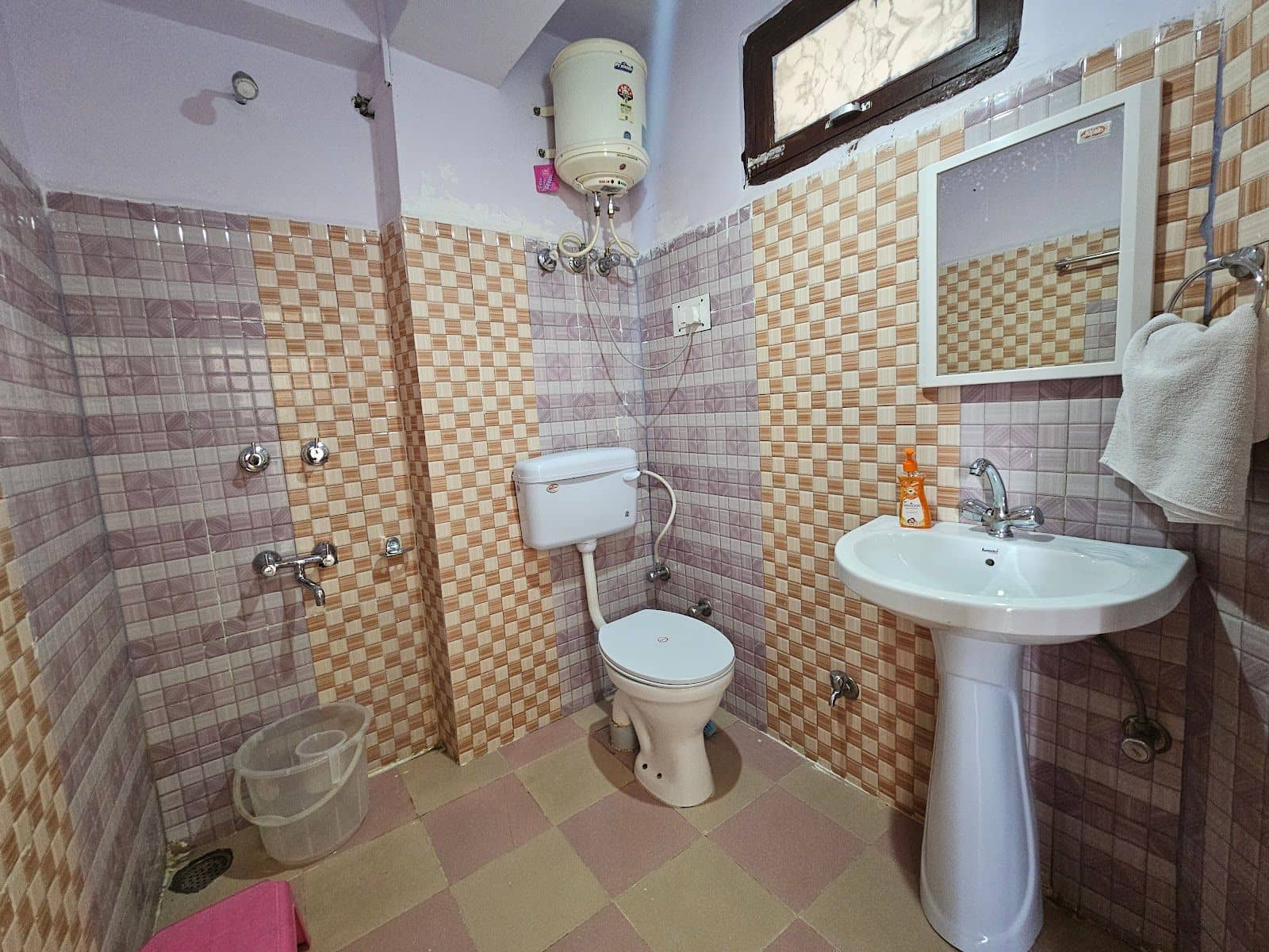 Mountain Homestay w/ Home Meals & Views, HP - Kaza, HP photo 4