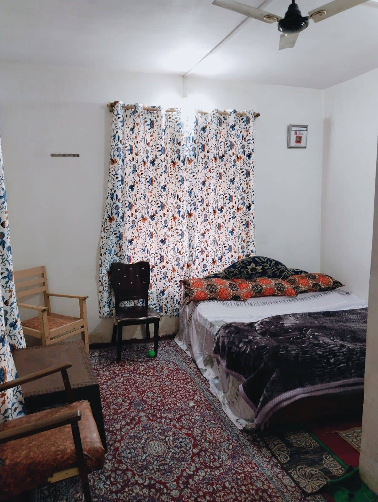 Warm Homestay w/ Delicious Meals, Jammu & Kashmir - Srinagar, Jammu & Kashmir photo 3