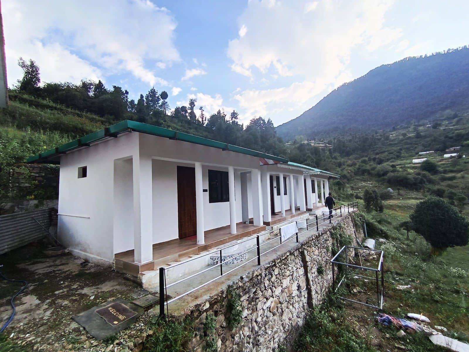 Trekker's Homestay w/ Home Meals, Uttarakhand - Raithal, Uttarakhand