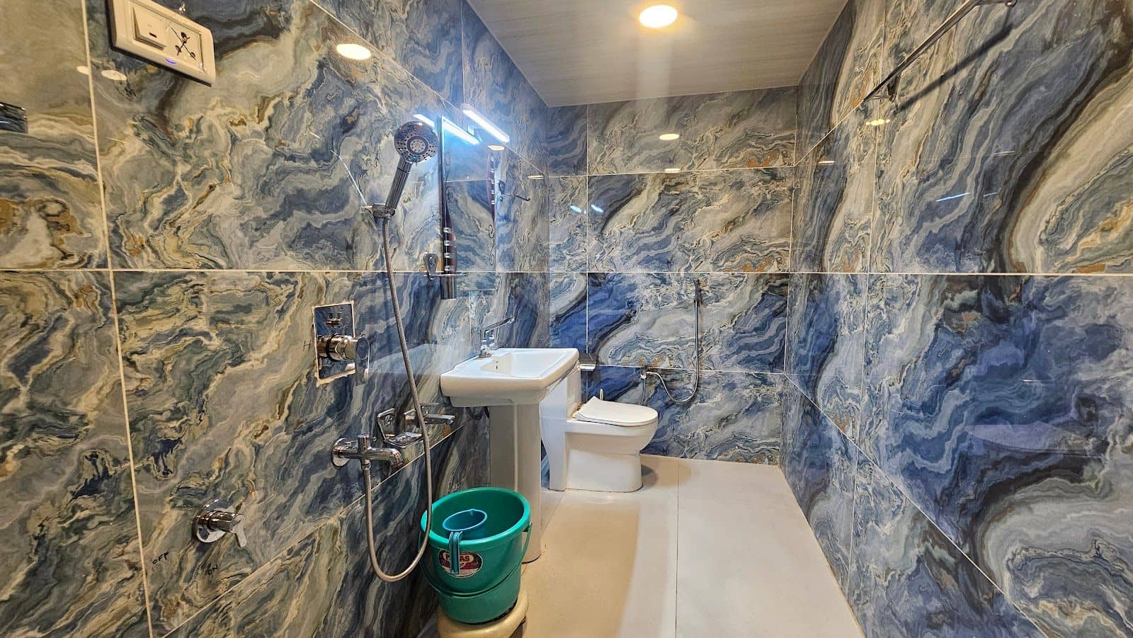 Homestay by Rafting Point w/ Fresh Meals, J&K - Pahalgam, Jammu & Kashmir photo 4