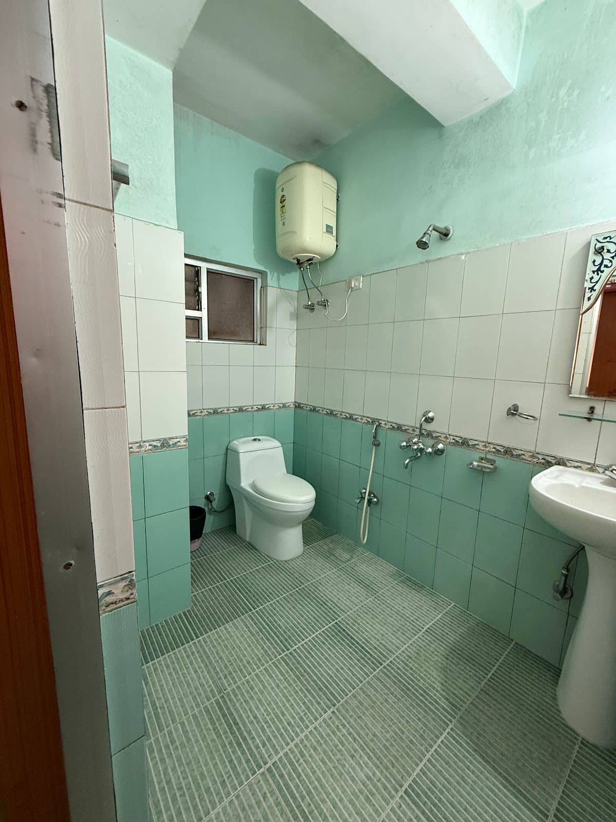 Budget-Friendly Cozy Hotel - Tawang, Arunachal photo 4