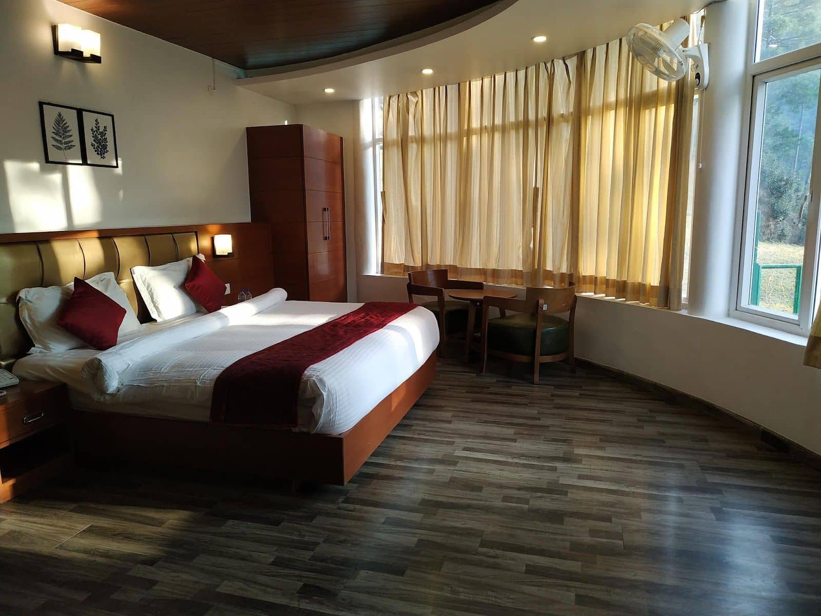 Mountain View Homestay w/ Lab Dogs, UT - Uttarakhand photo 3