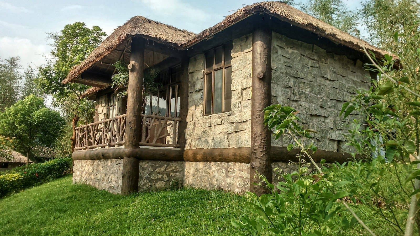 Riverside Resort with Pool & Cozy Cottages - Ri Bhoi