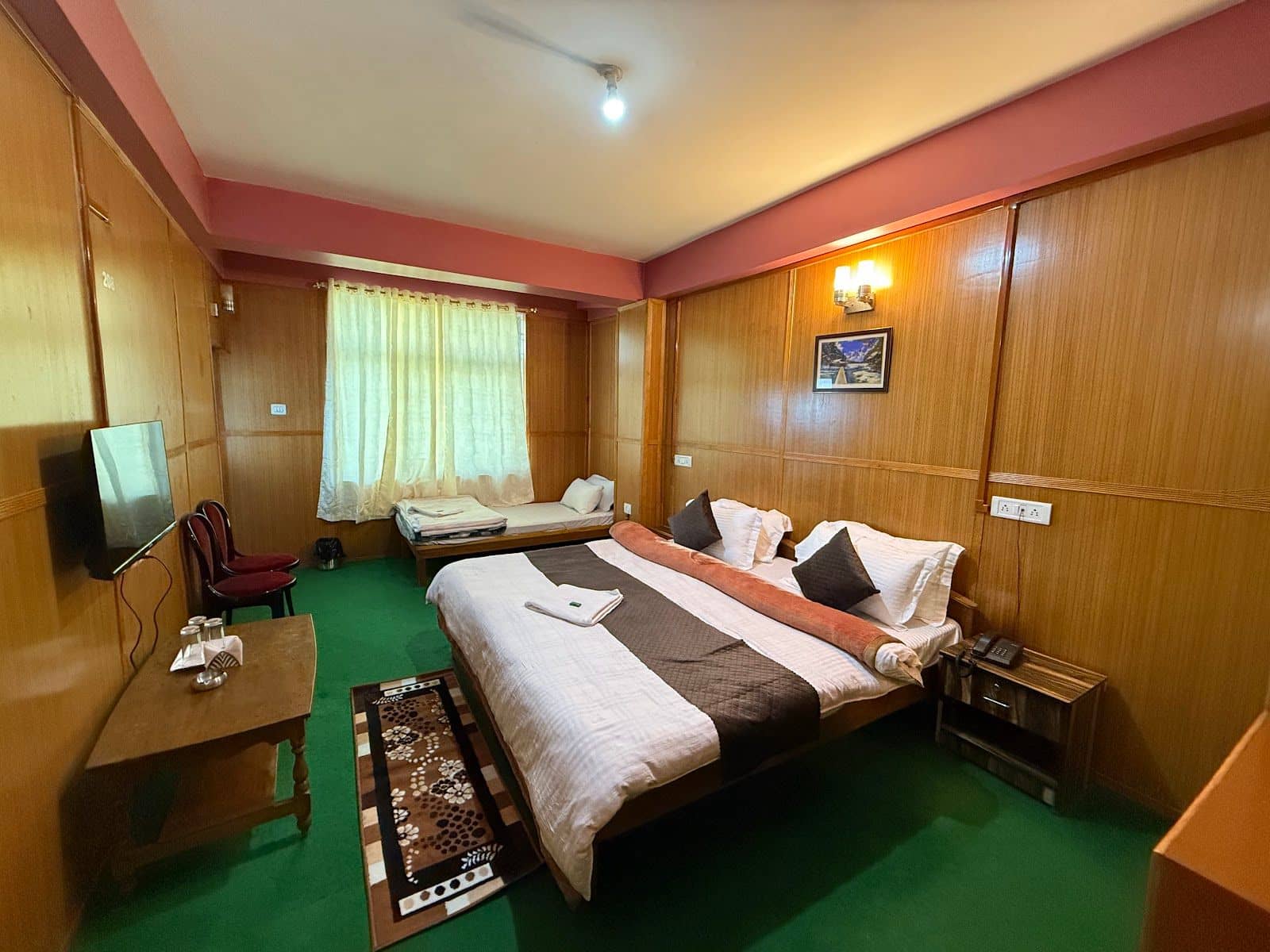 Budget-Friendly Cozy Hotel - Tawang, Arunachal photo 5