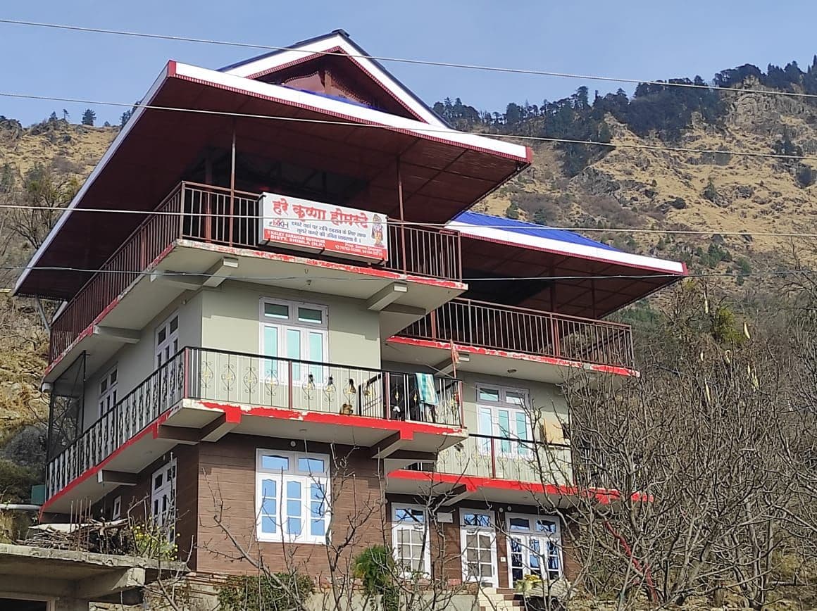 Apple Garden Homestay w/ Valley Views, HP in Sarahan, HP 1