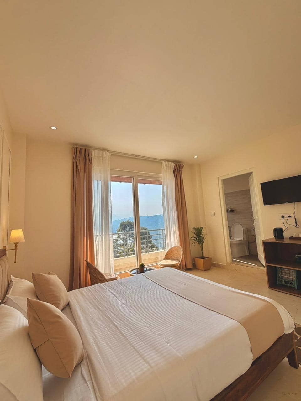 Lakefront Home w/ Garden, Meghalaya - Umiam, Meghalaya photo 3