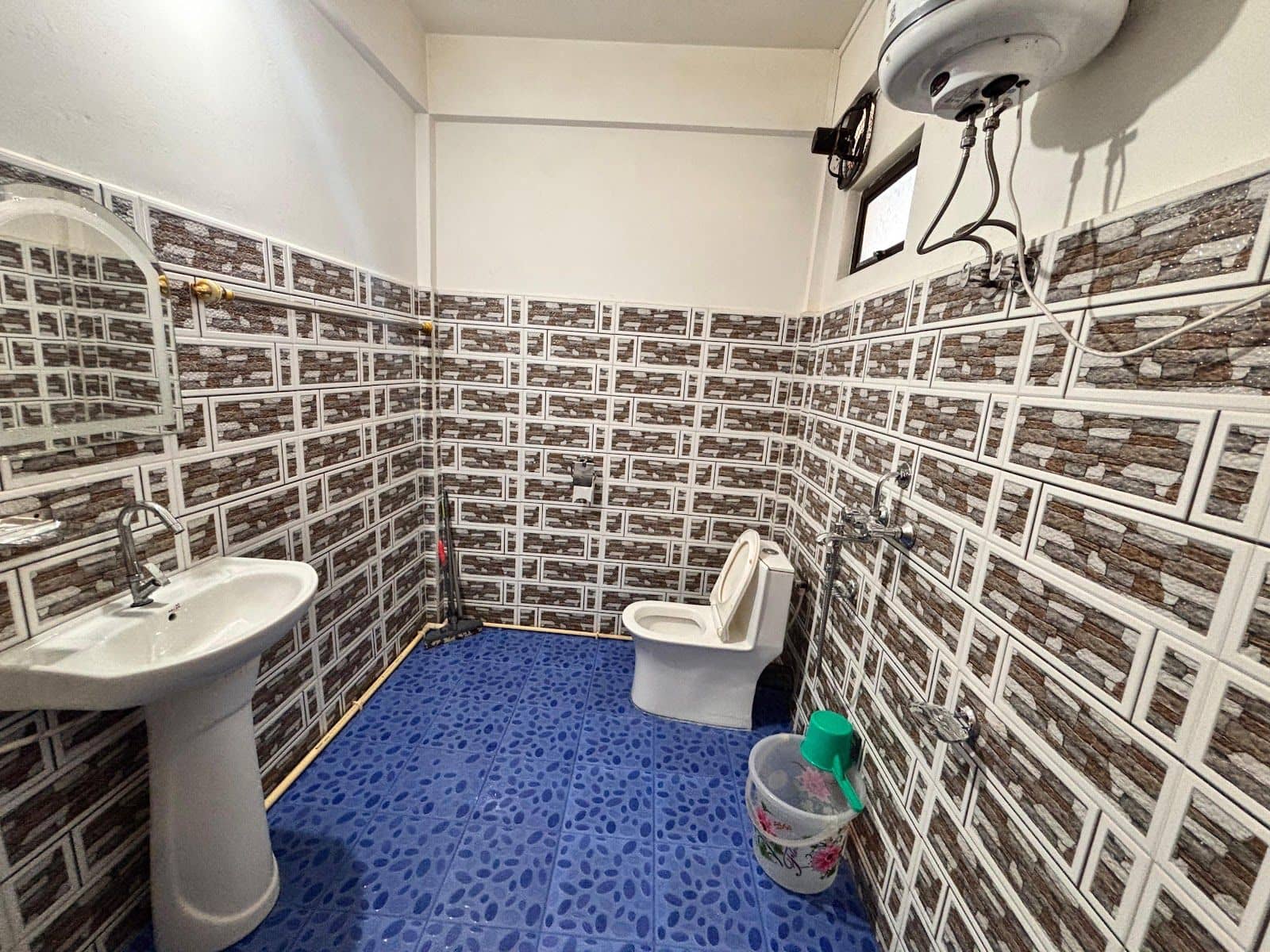 Top-Rated Homestay: Warm Hosts, Homely Food - Cherrapunji photo 4