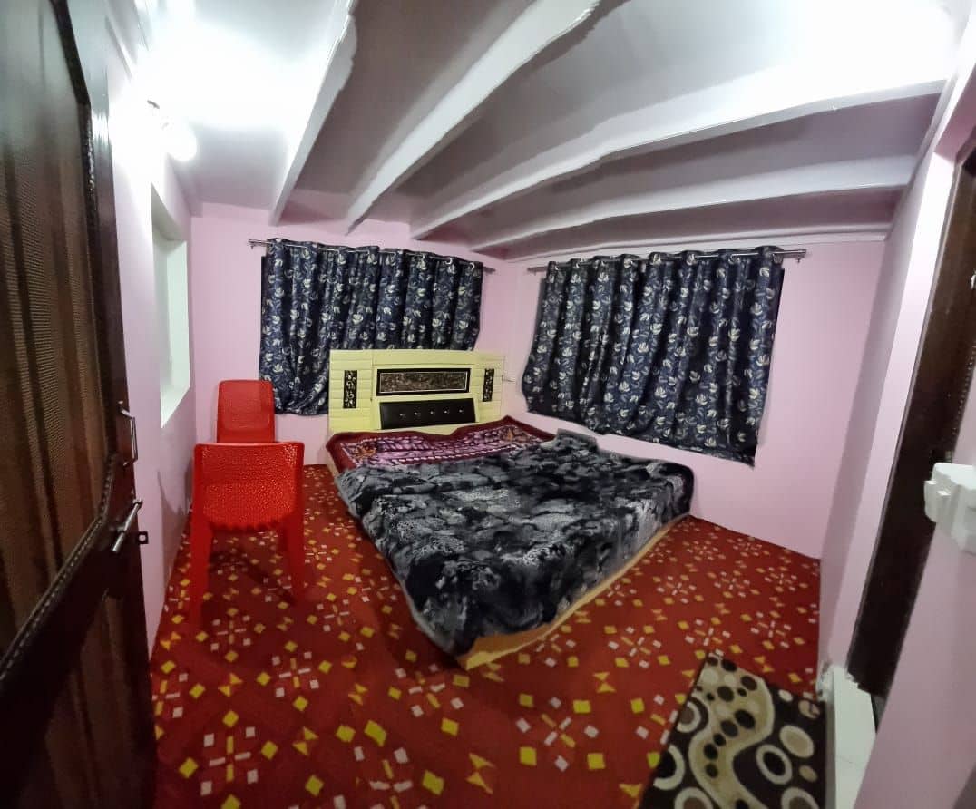 Homestay w/ Home Meals & Hot Water, Kashmir - Pahalgam, Kashmir photo 5