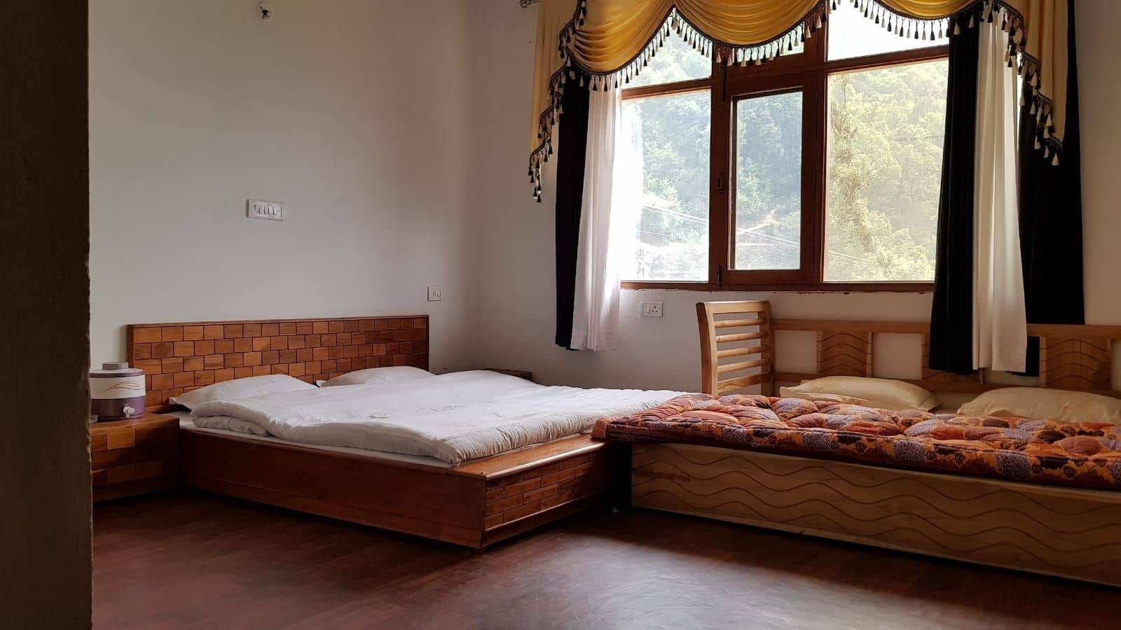 Mountain Resort w/ Home Meals & Views, Uttarakhand - Syanachatti, Uttarakhand
