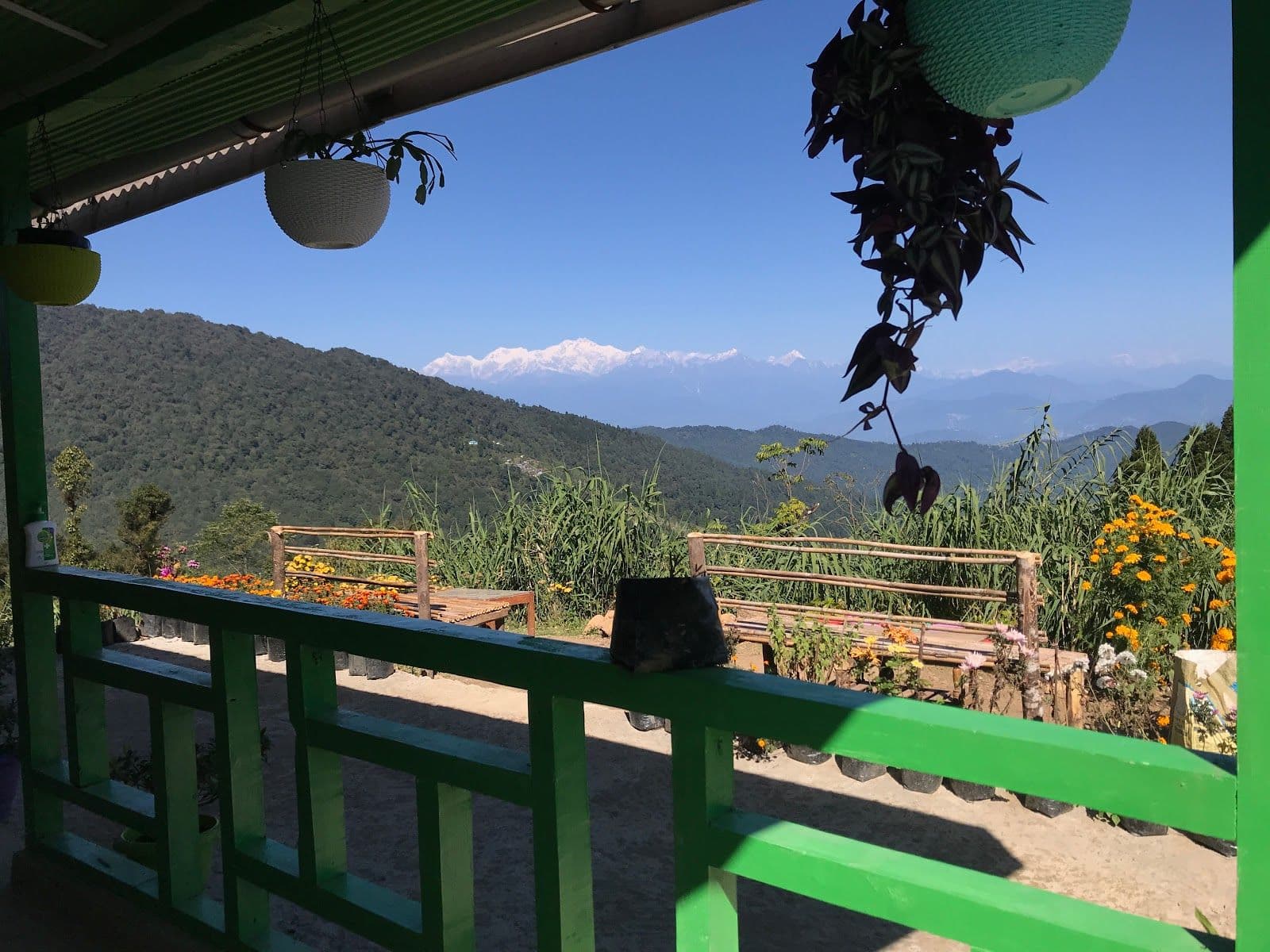 Breathtaking mountain vistas w/ yum meals in Chatakpur, Bengal 8