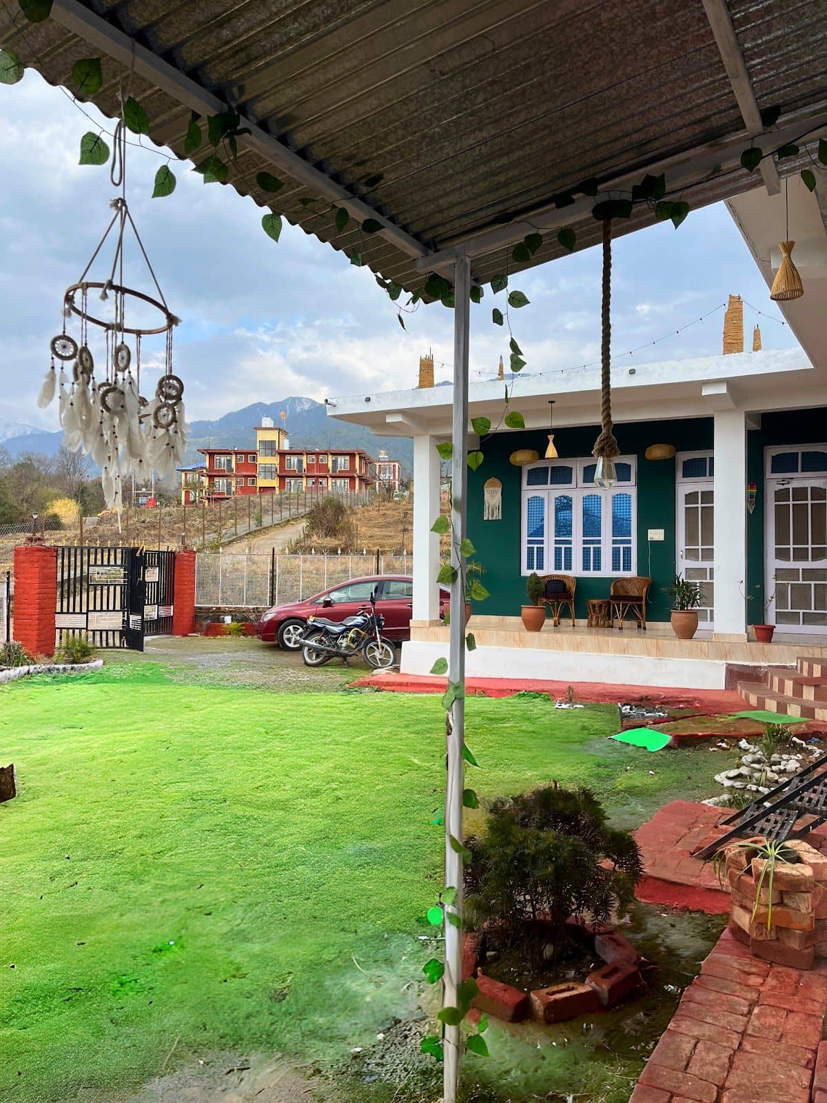 Homestay w/ Home Meals & Dog, HP - Bir, HP