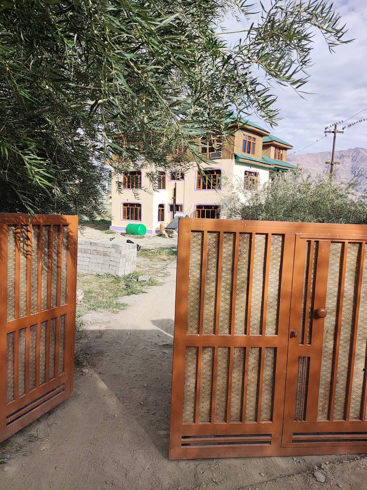 Homestay w/ Hot Water & Local Meals, Ladakh - Padum, Ladakh