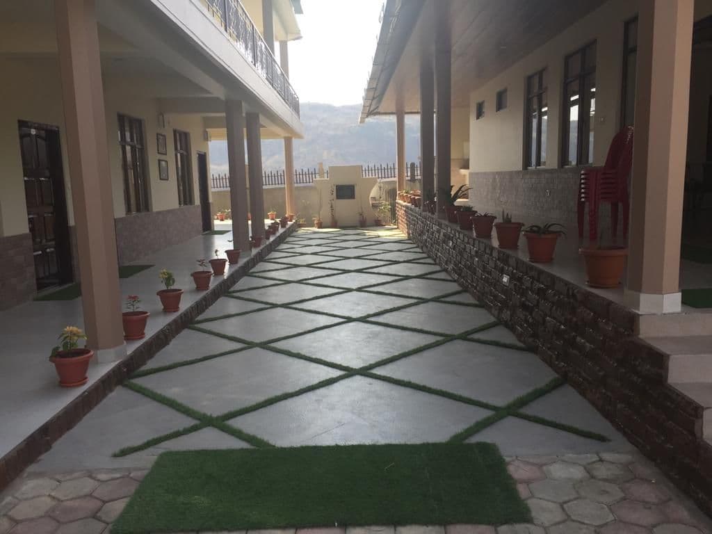 Serene Mountain Retreat with Mesmerizing Views in Cherrapunjee 8