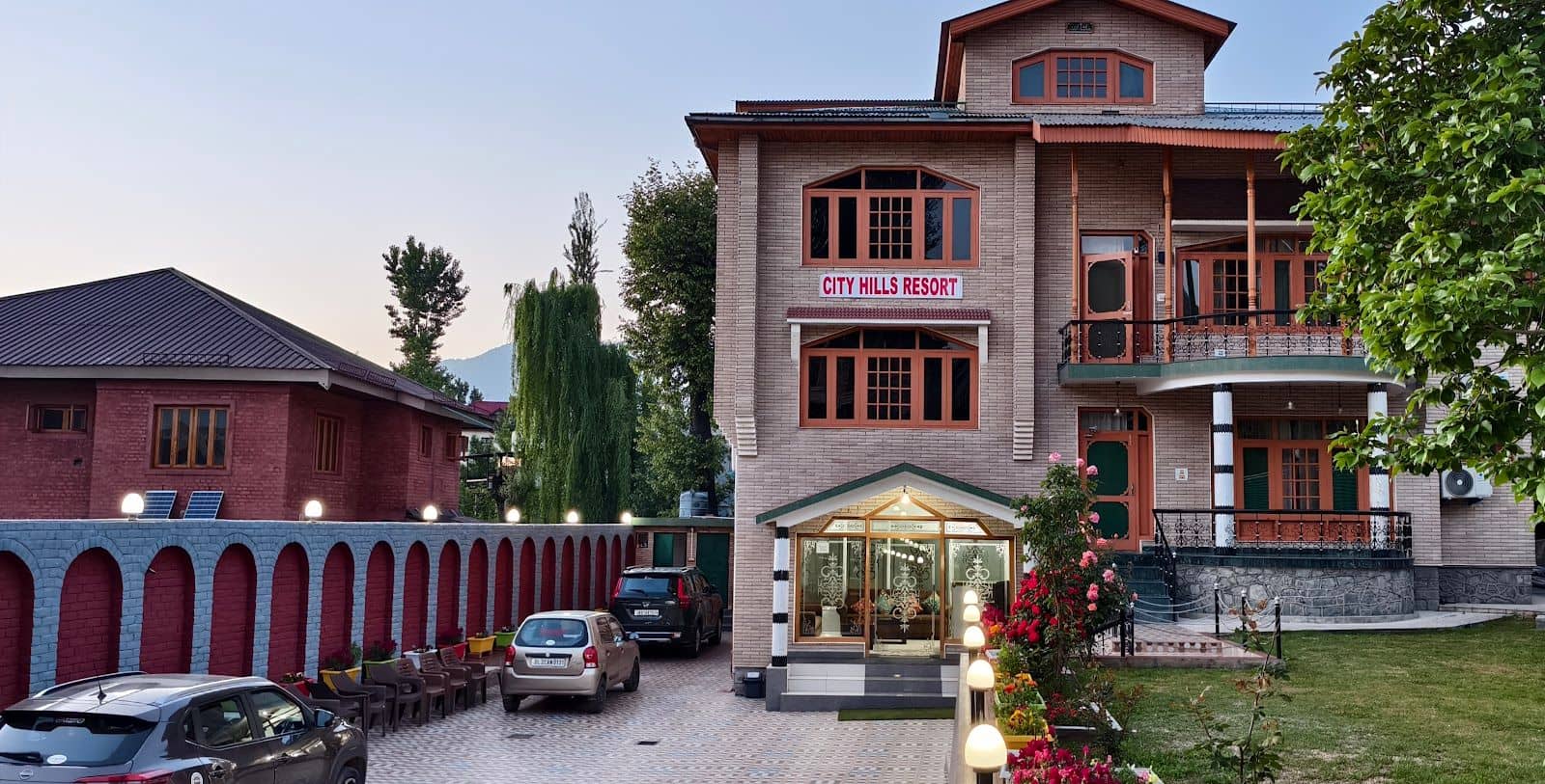 Heated Homestay w/ Valley Views, Jammu & Kashmir - Srinagar, Jammu & Kashmir