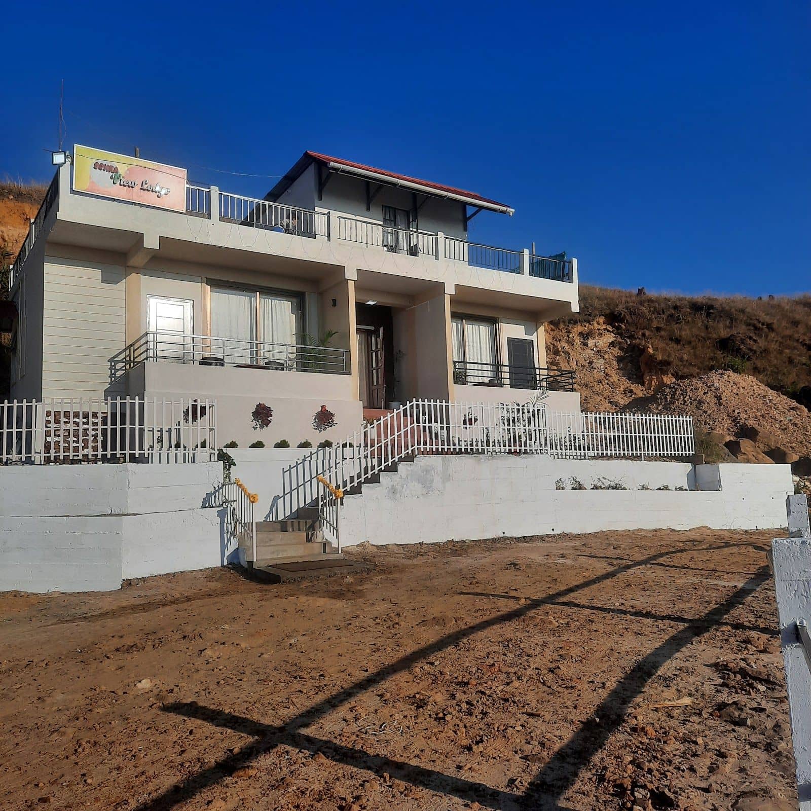 Stunning Views Homestay: Balcony Sunrises - Cherrapunji