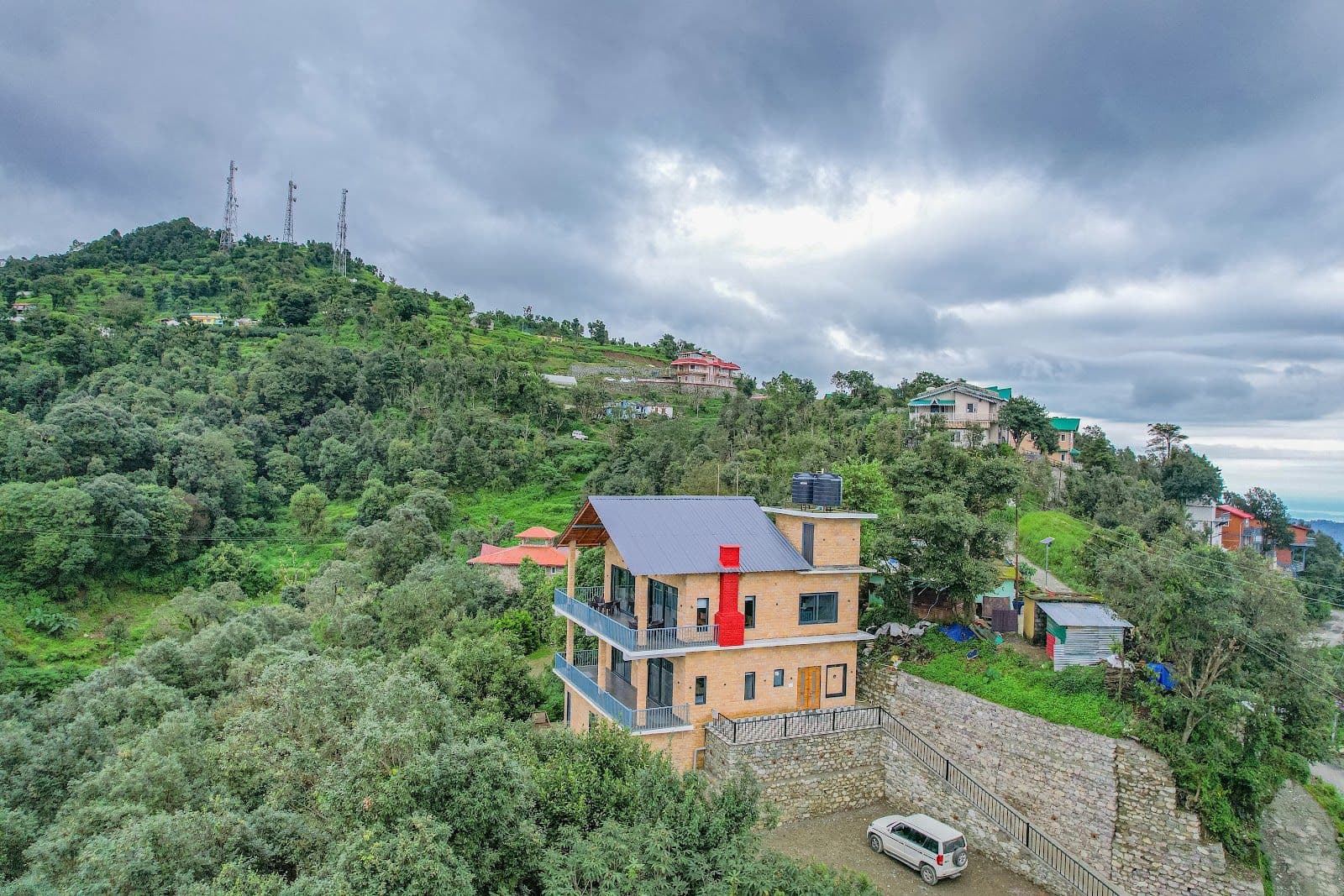 Family Villa w/ Mountain Views & Home Meals, Uttarakhand in Uttarakhand 8