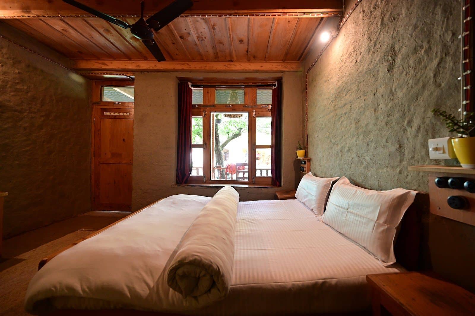 Wood & Cottage w/ Home Meals, HP - Jari, HP photo 3