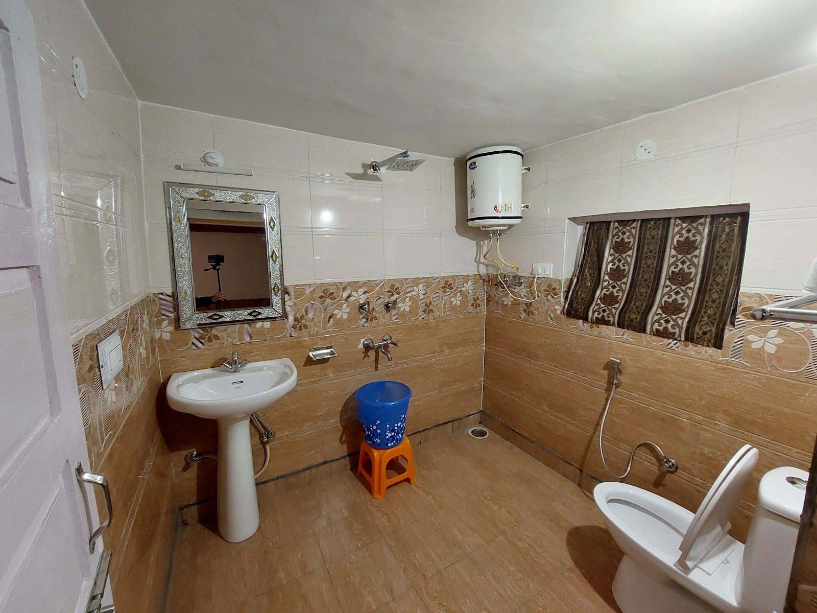 Family Homestay w/ Home Meals & Garden, HP - Banjar, HP photo 4