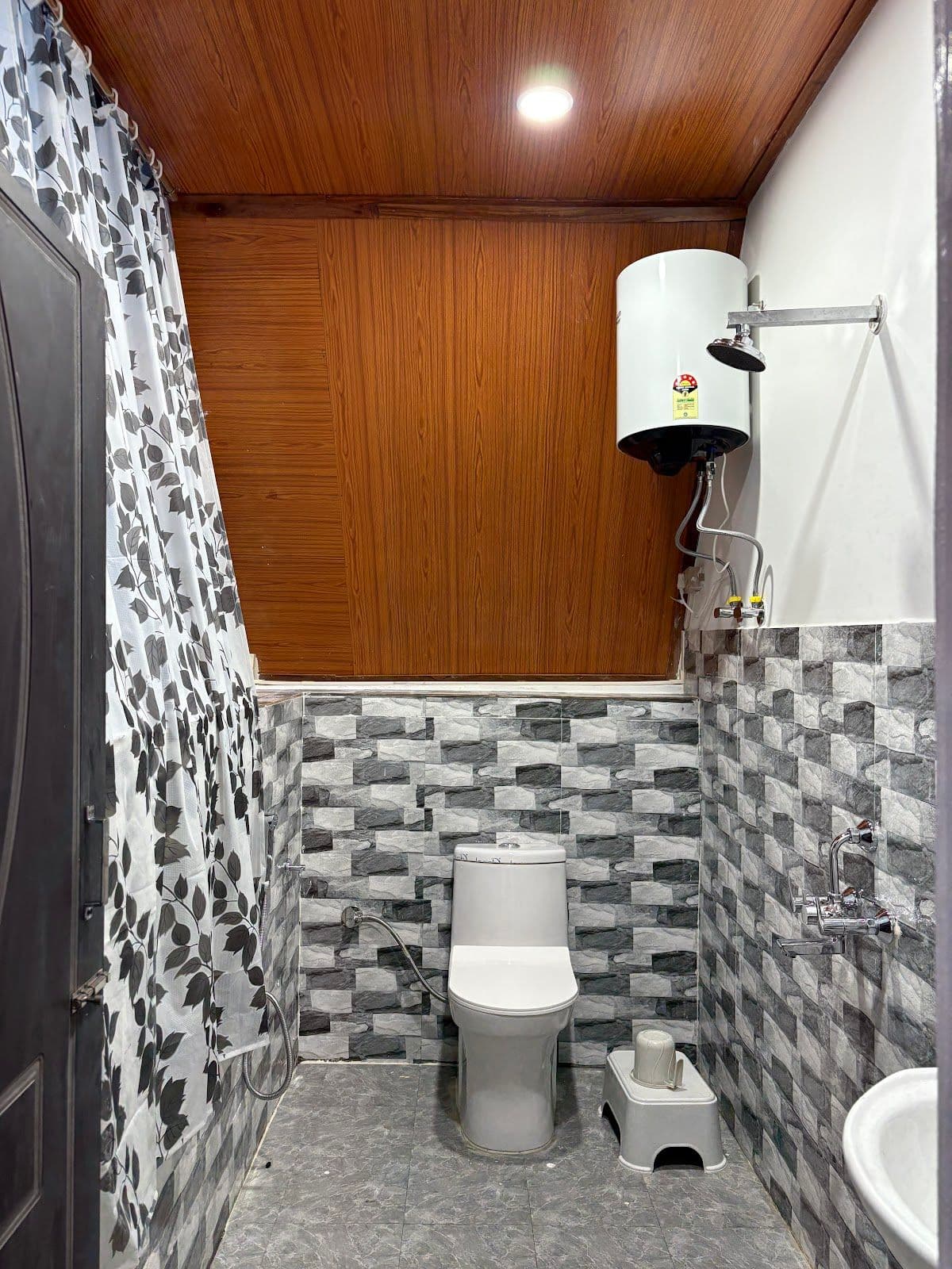 Dirang Cozy Home Cottage in Dirang, Arunachal Pradesh 8