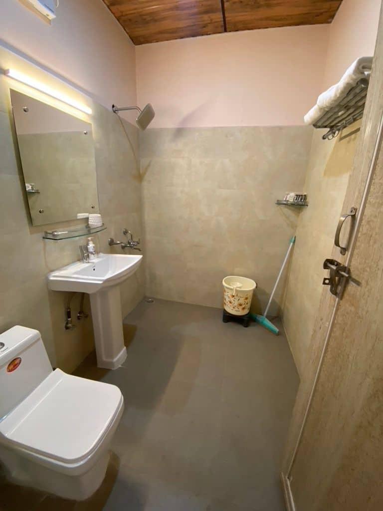 Riverside Homestay w/ Bonfire & Meals, Uttarakhand - Bhatwari, Uttarakhand photo 4