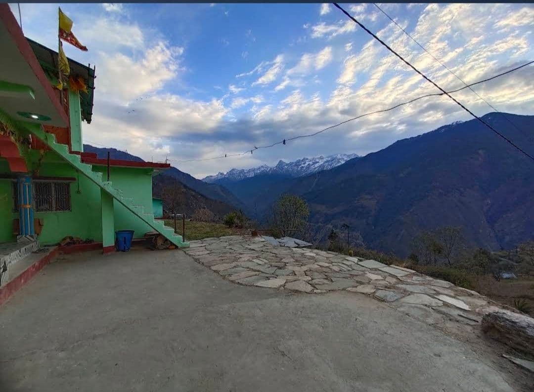 Family Homestay w/ Home Meals, Uttarakhand in Raithal, Uttarakhand 8