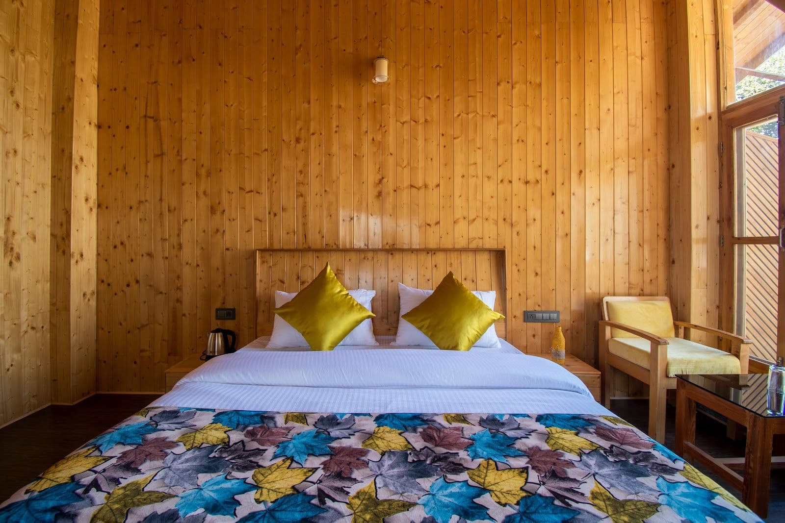 Hilltop Lodge w/ Mountain Views, HP in Jibhi, HP 2