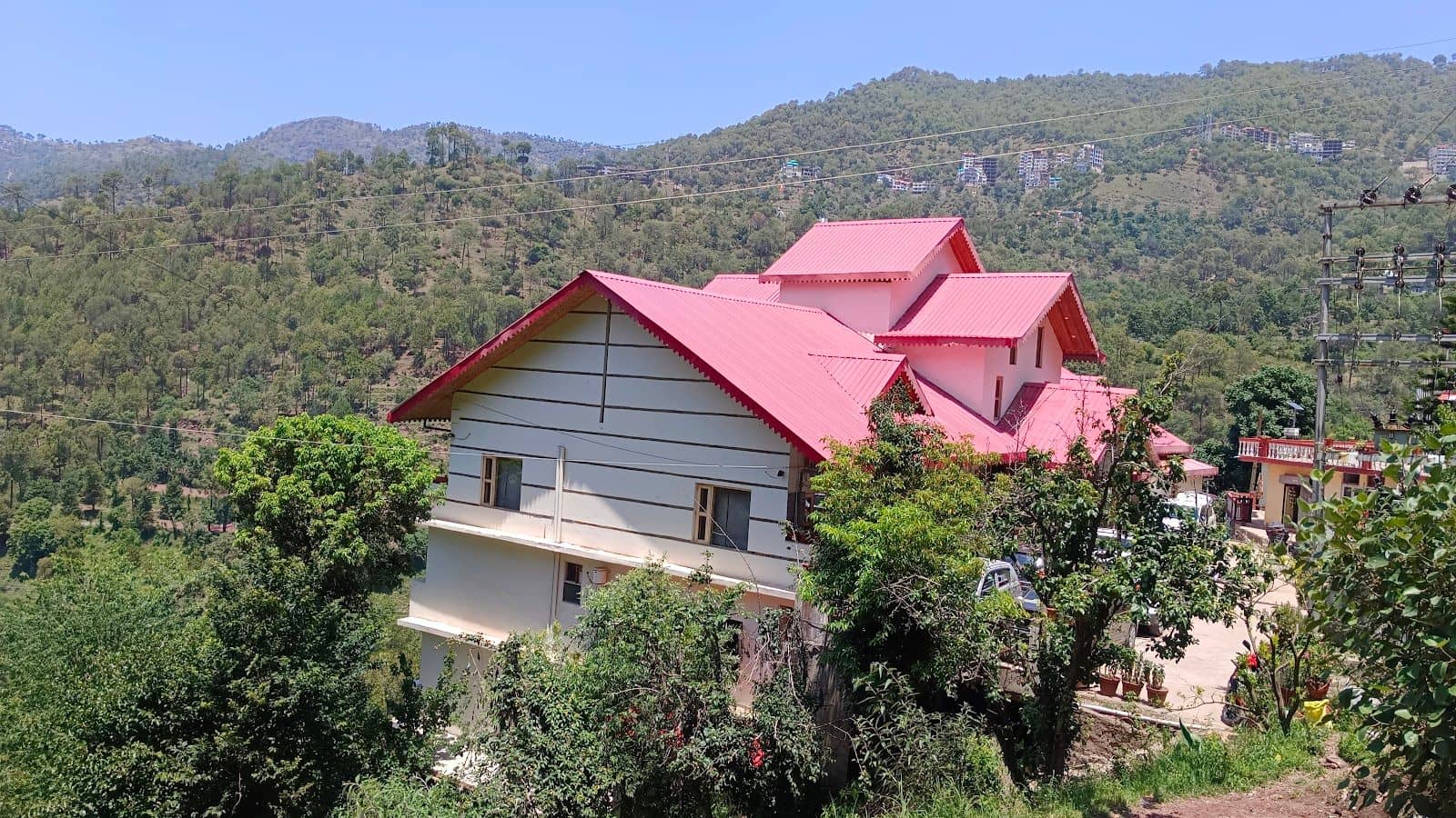 Hill View Homestay w/ Balconies & Staff, HP - Himachal Pradesh