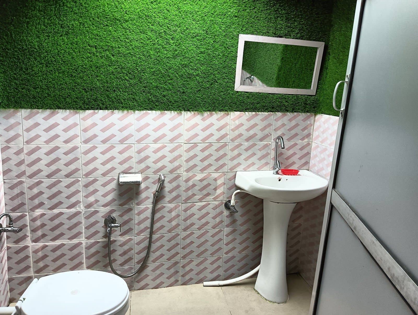 Your Sanctuary in the Woods where serenity awaits - Takdah photo 4