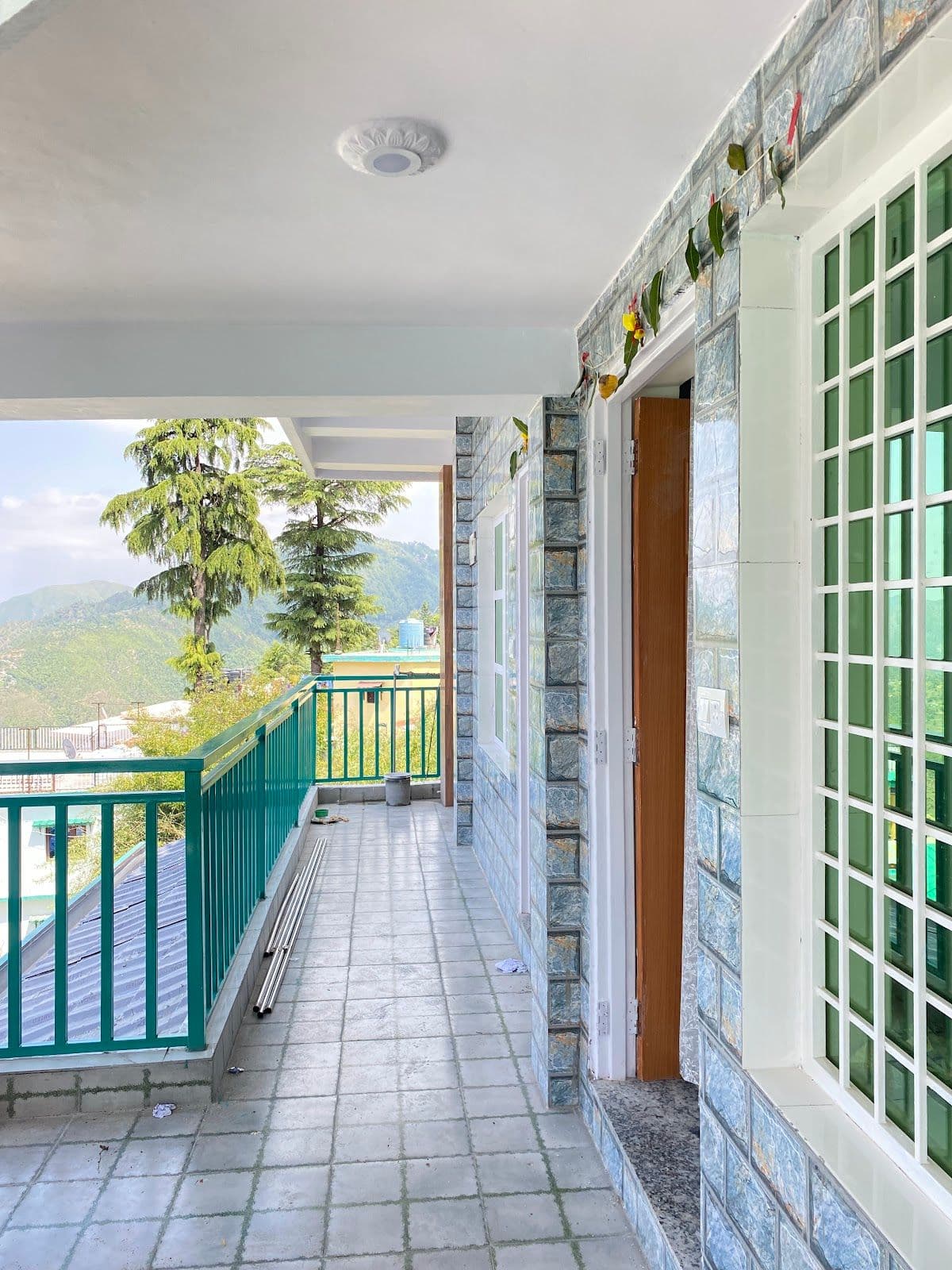 Mountain View Homestay w/ Home Meals, Uttarakhand in Kempty Road 1