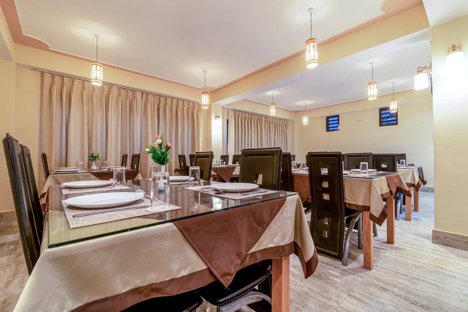 Veg Hotel w/Mtn Views & Staff Service, Sikkim - Lachung, Sikkim photo 5