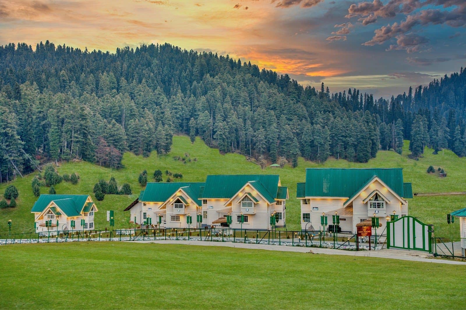 Heated Villa w/ Mountain Views & Home Meals, JK - Jammu & Kashmir photo 4