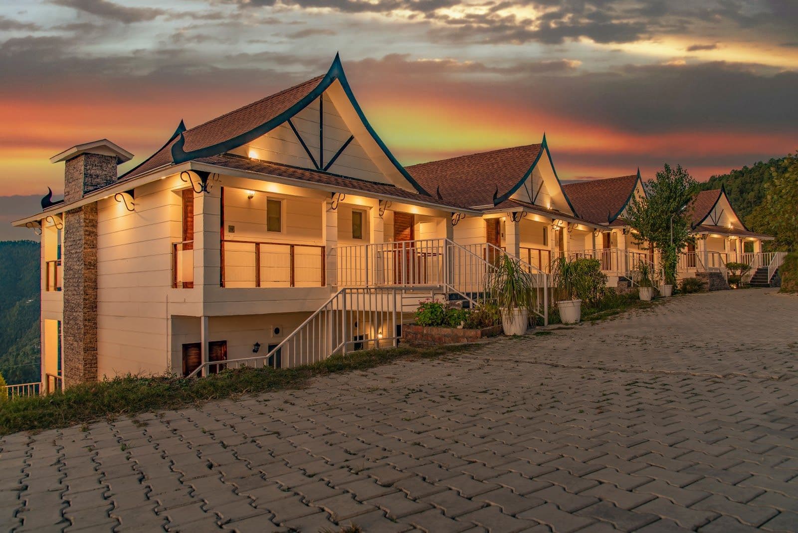 Mountain View Homestay w/ Pool & Bonfire, HP in Chail, HP 1