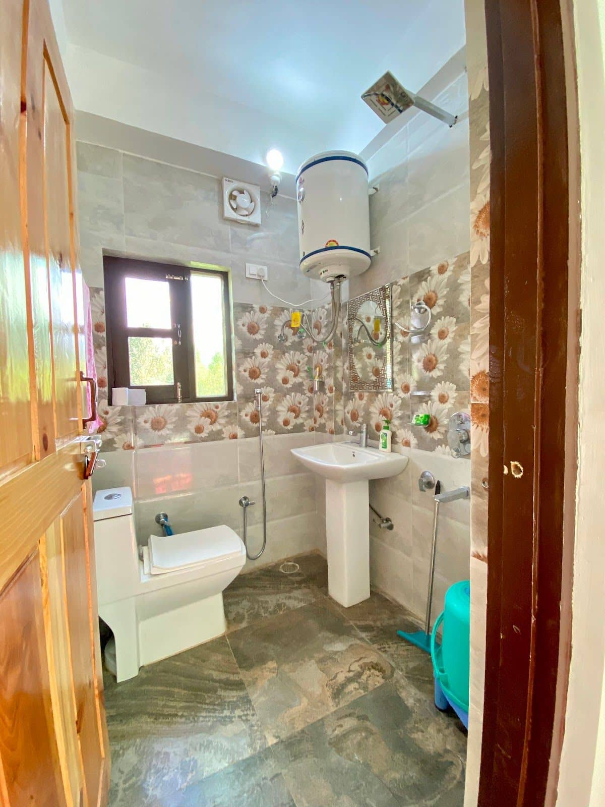 Apple Orchard Stay, Meals & Parking, J&K - Kokernag, J&K photo 5