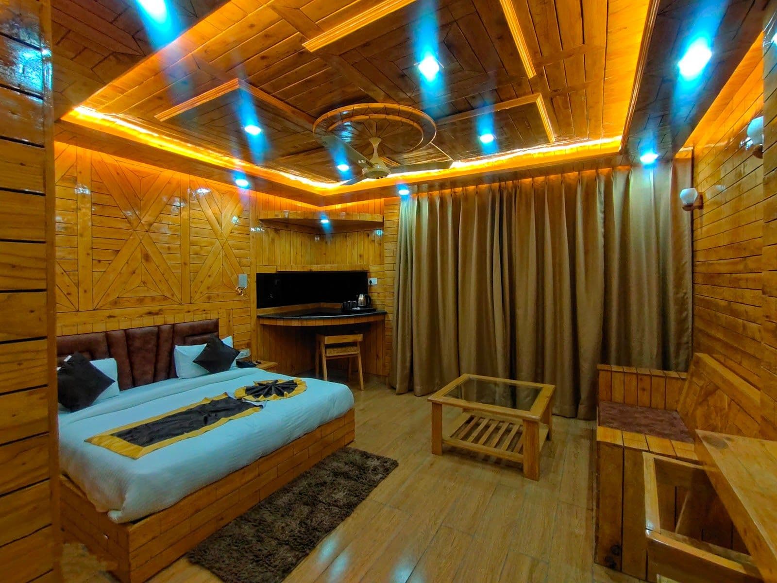 Wooden Room Homestay w/ Mountain Views in Lohaghat, Uttarakhand 1