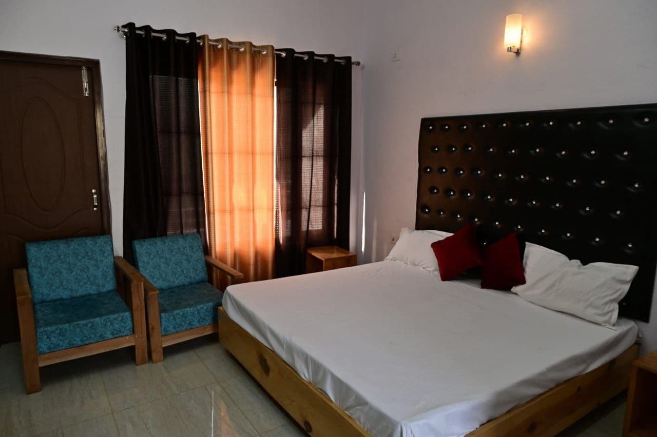 Mountain Homestay w/ Forest Views, Uttarakhand in Manthala, Uttarakhand 2