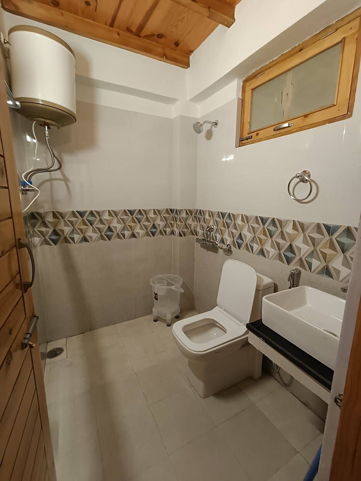 Mountain Homestay w/ Valley Views, HP - Koksar, HP photo 4