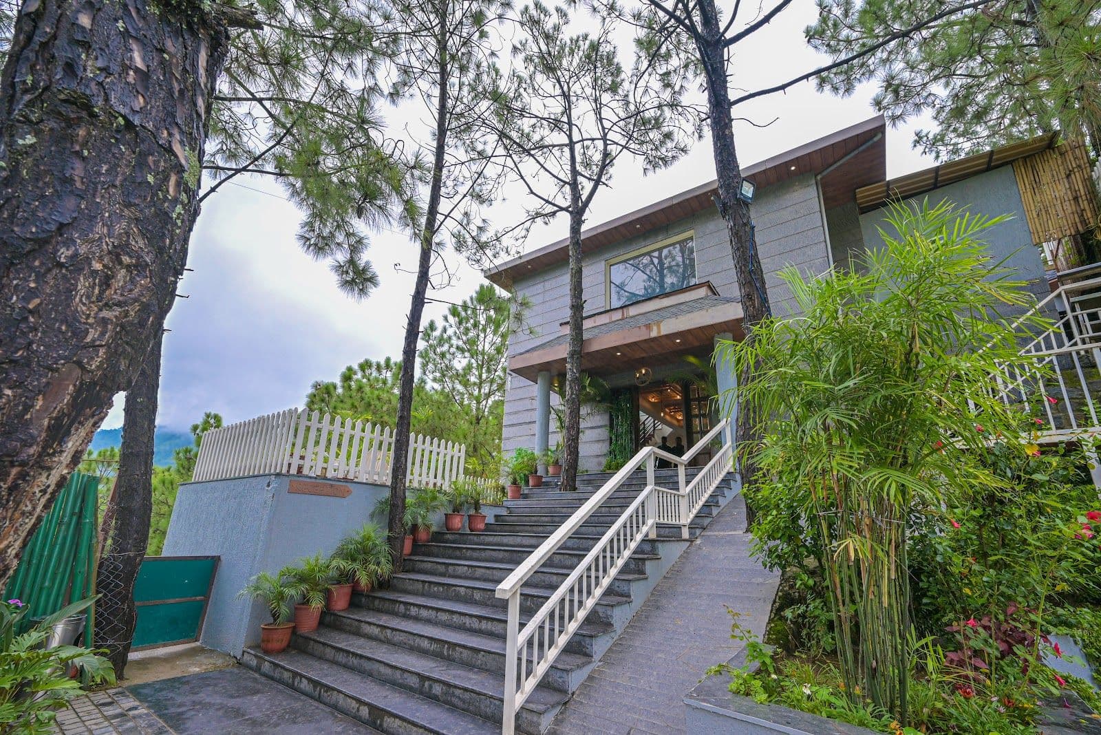 Mountain Cabin w/ Forest Views & Pool, HP in Himachal Pradesh 8