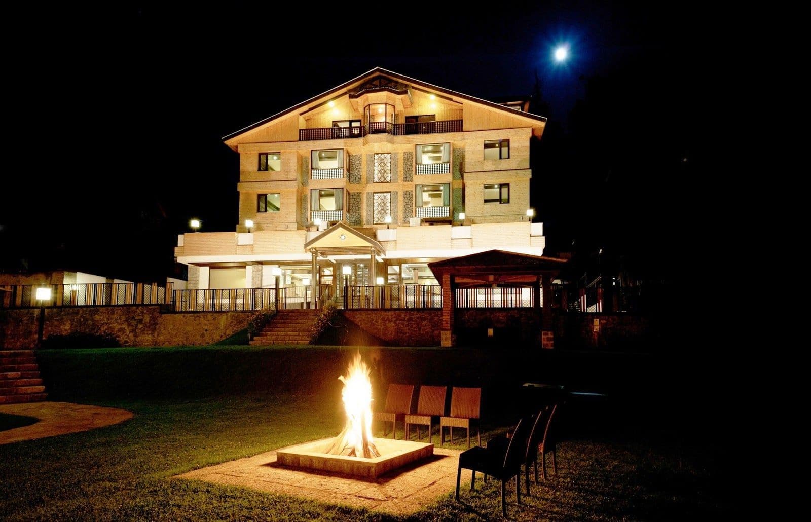Homestay w/ Heartfelt Service & Gourmet Meals, J&K in Gulmarg, Jammu & Kashmir 1