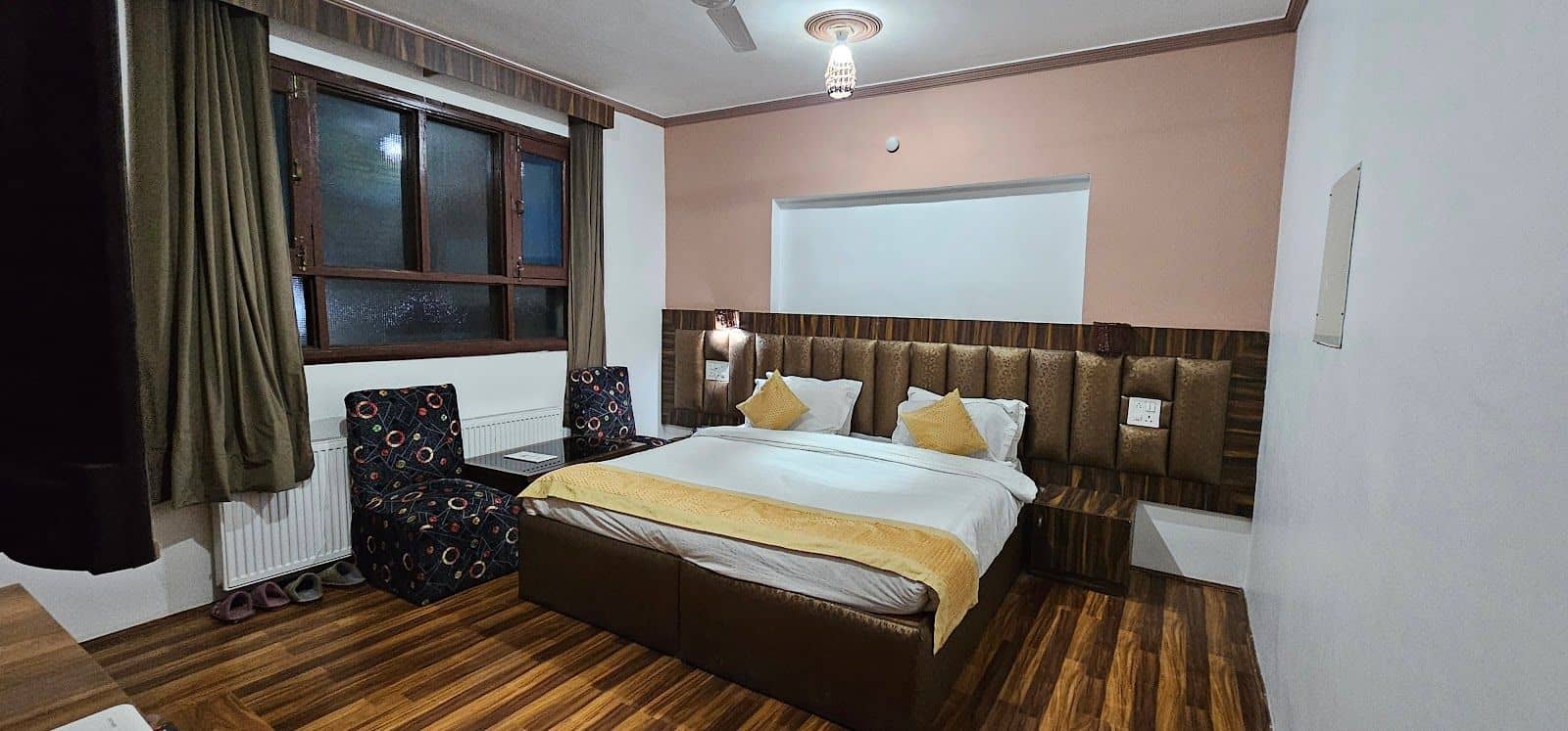 Homestay w/ Central Heating & Home Meals, J&K - Srinagar, J&K photo 3