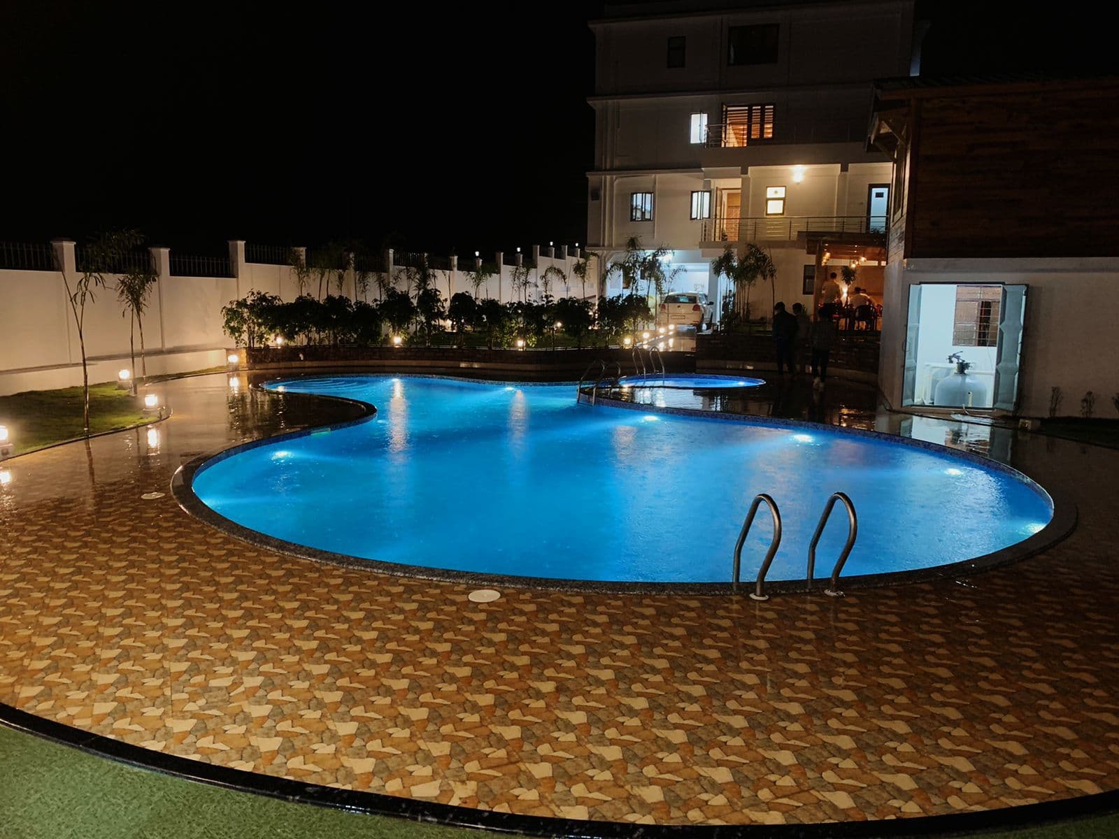 Stunning Views, Pool & Celebration Getaway! '100% in Jowai 1