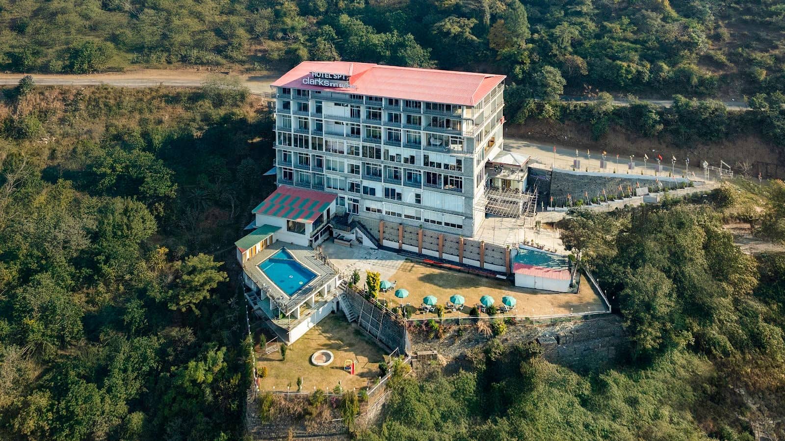 Spacious Hotel w/ Hill Views & Pool, HP - Pandoh, HP photo 5