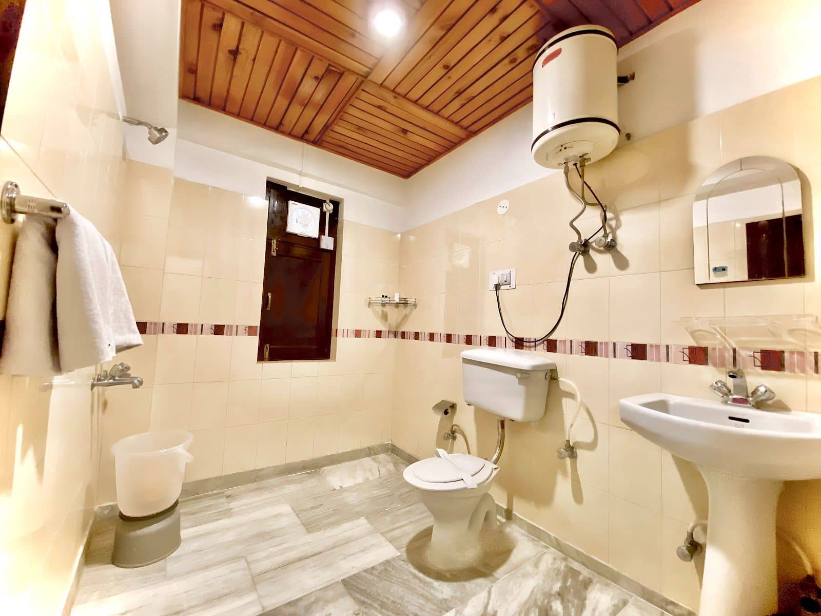 Kailash Range View Homestay, Home Meals, HP - Himachal Pradesh photo 4