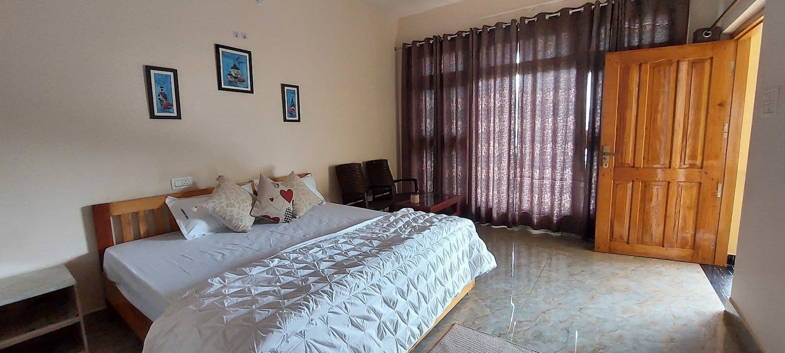 Homely Homestay w/ Home Meals & Views, UK in Jeolikote, Uttarakhand 2